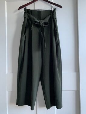 COS Trousers ankle length Women's size 40 fits US 8 with belt